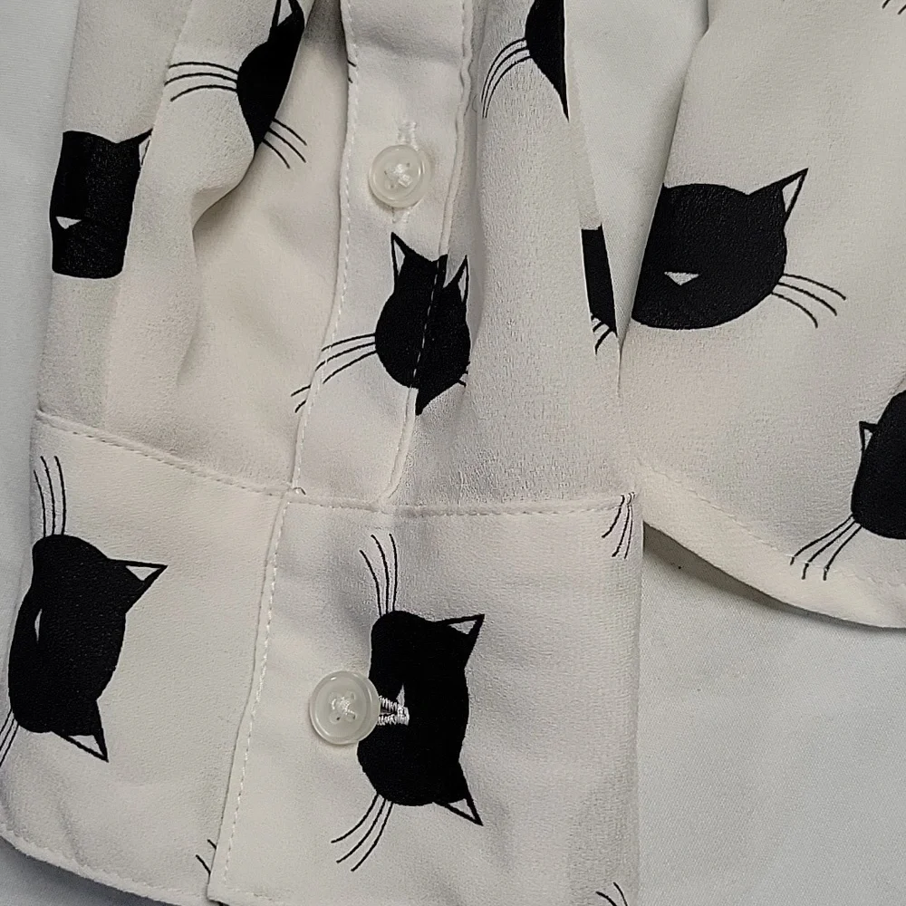 Express Cat Print Blouse - Picture 5 of 8